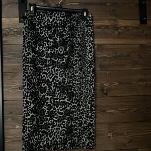 Pencil leopard print skirt